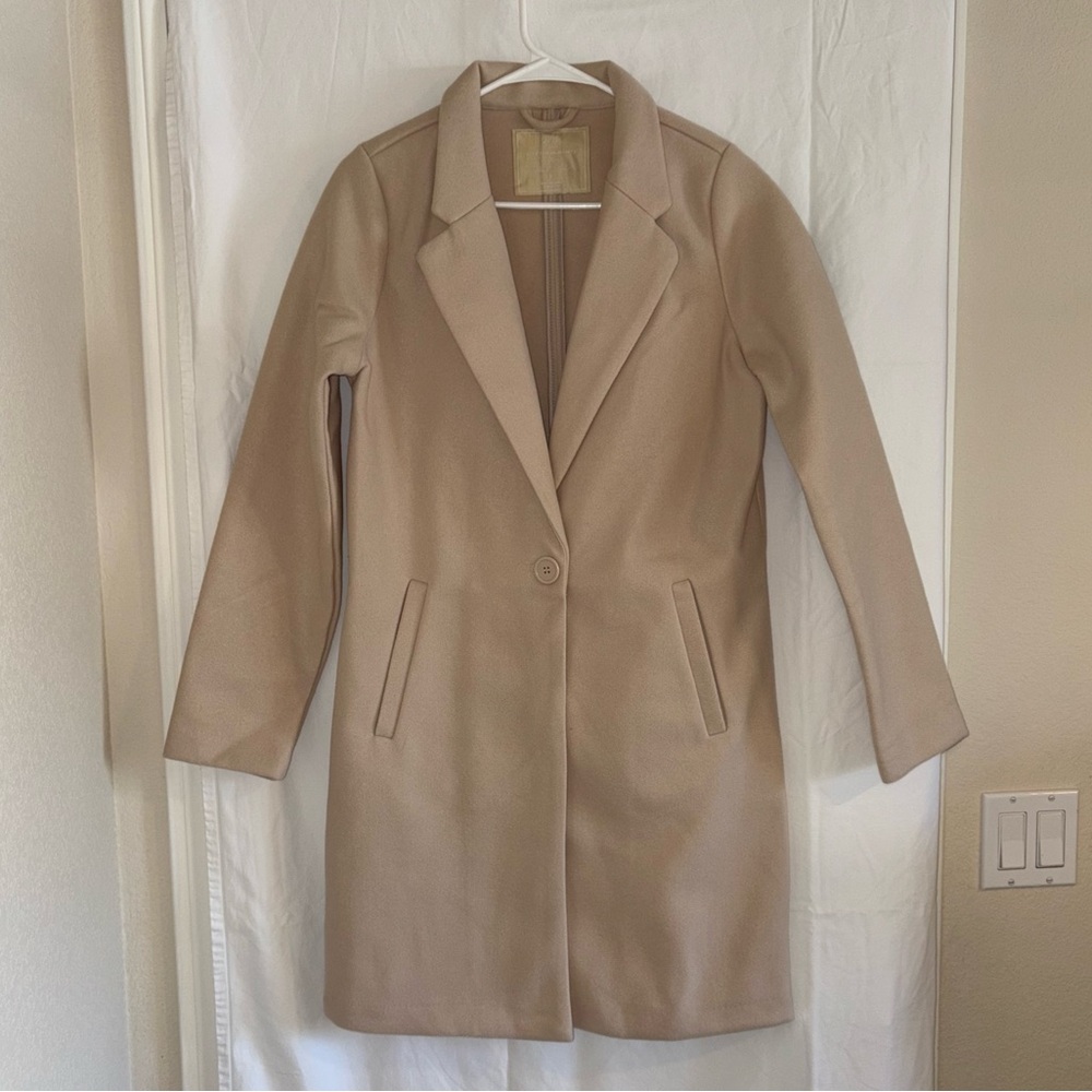 Tan knee-length Polyester “wool-like” Top Coat Size Small